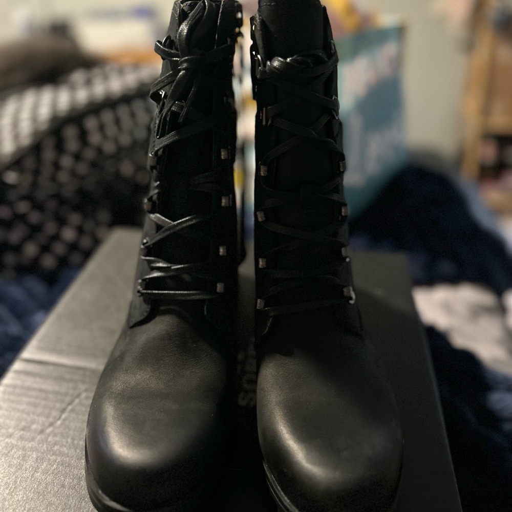 Brand new never worn just tried on and was to big